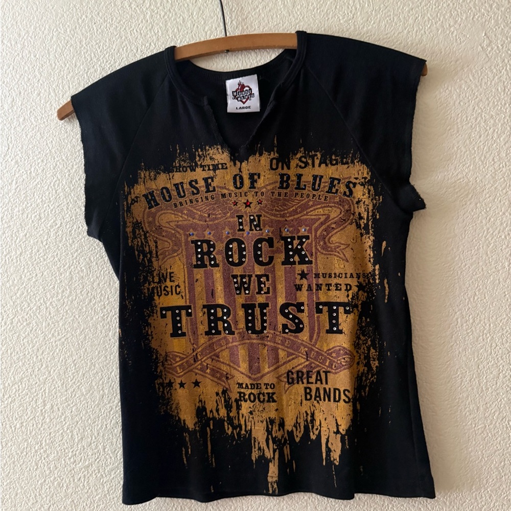 House Of Blues Black and Gold Graphic Muscle Tee
